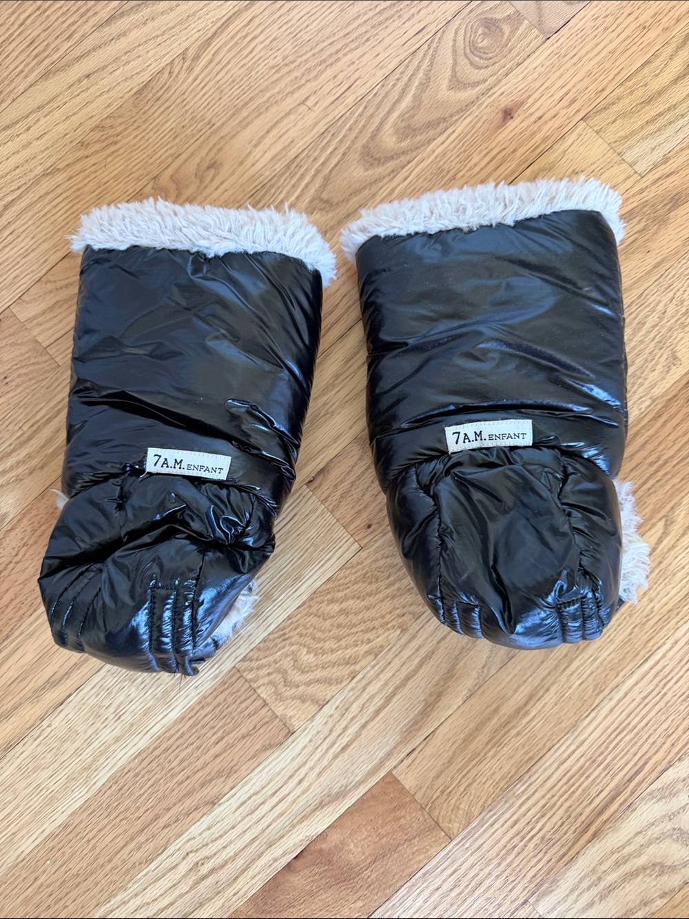 7 A.M. Enfant Black Cozy Fleece-Lined Kids Mittens